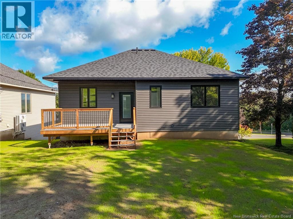16 Mayflower Street Property Photo 38