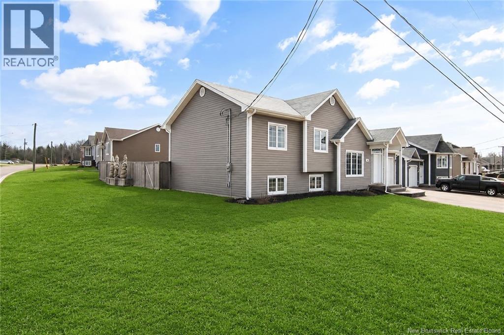 240 Chatellerault Street Property Photo 2