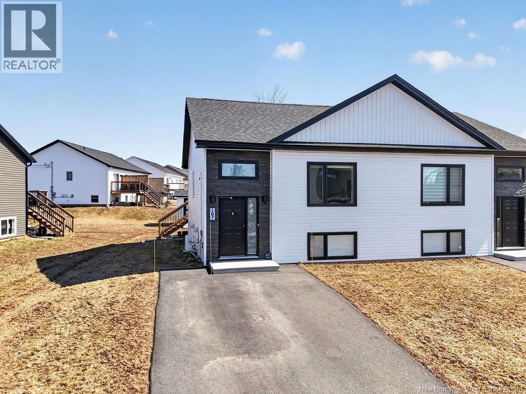 107 Francfort Crescent Property Photo 3