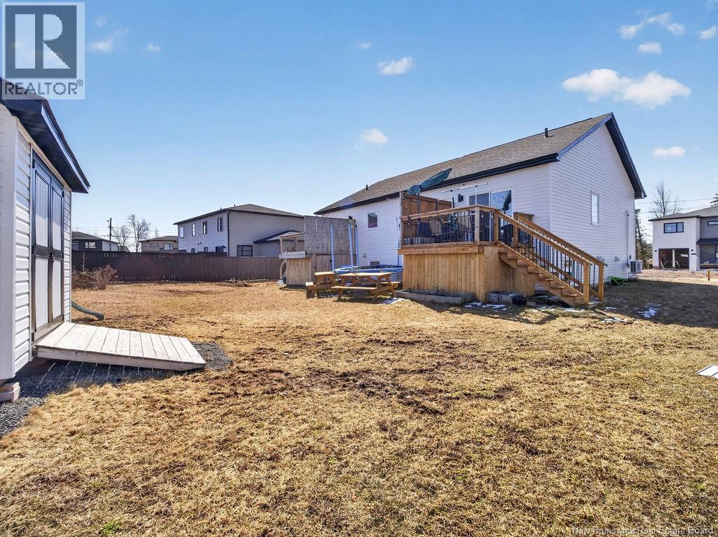 107 Francfort Crescent Property Photo 34