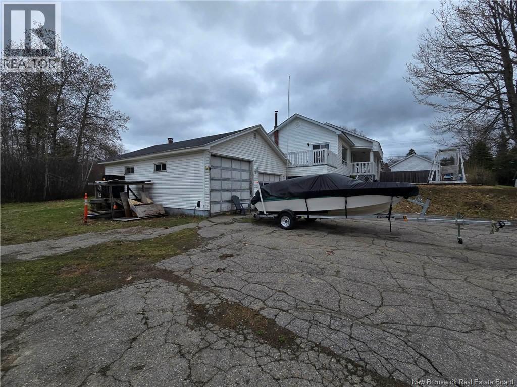 1443 Bridge Property Photo 6
