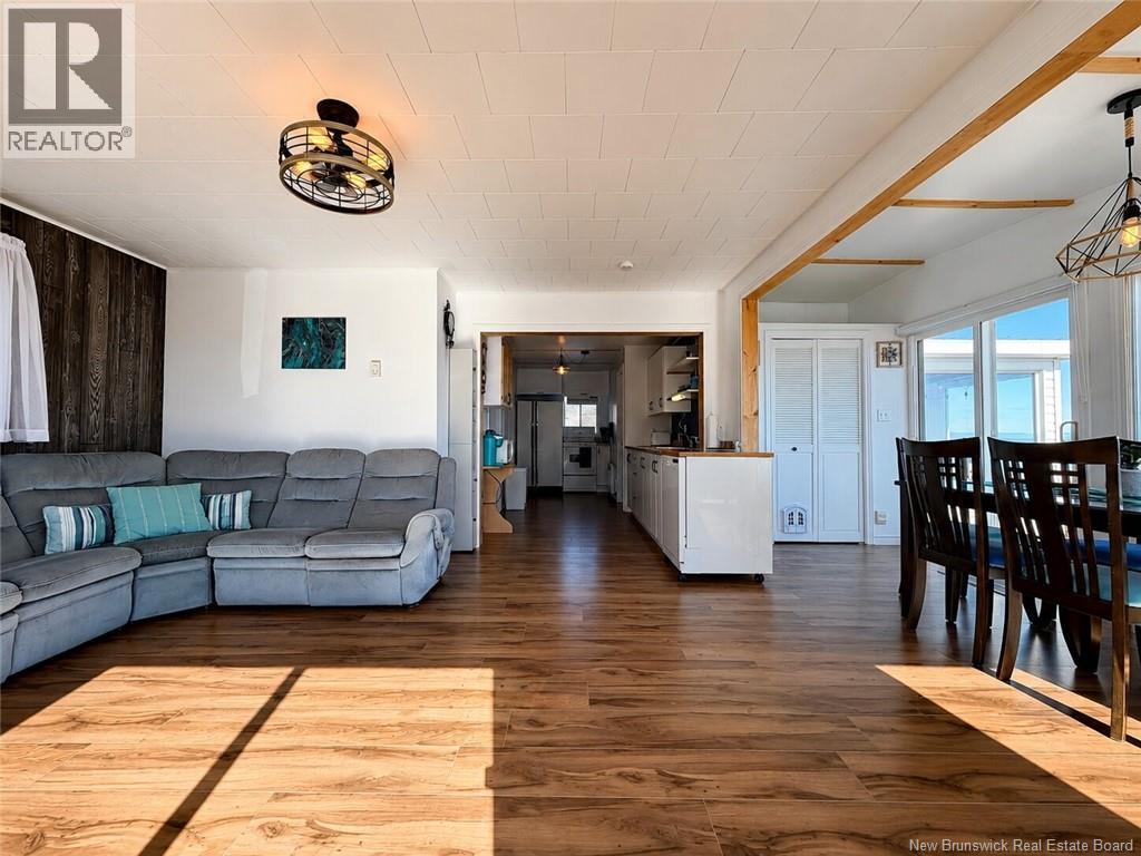 9 De L'anse Est Property Photo 12