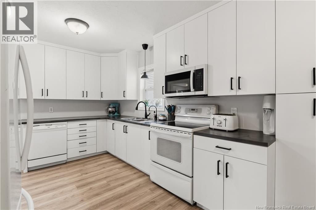 6 Parker Rd Property Photo 8