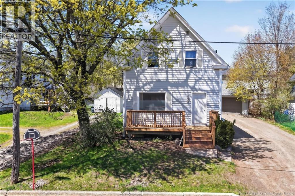 9 Mansfield Property Photo 2