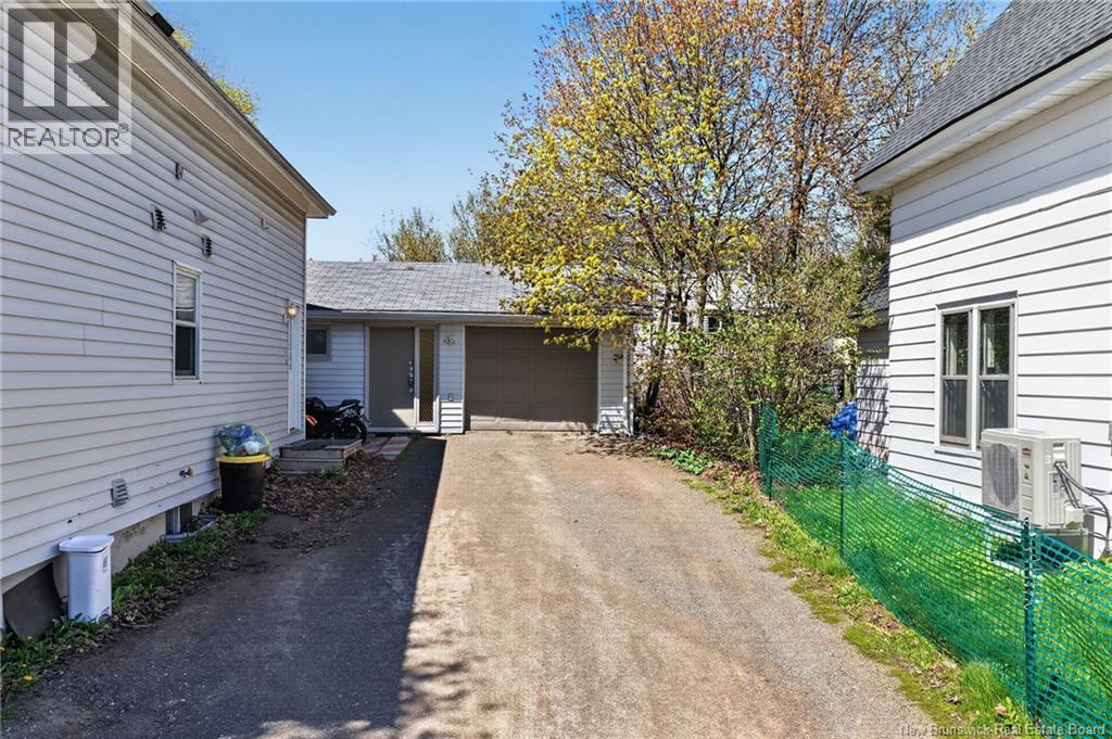 9 Mansfield Property Photo 4