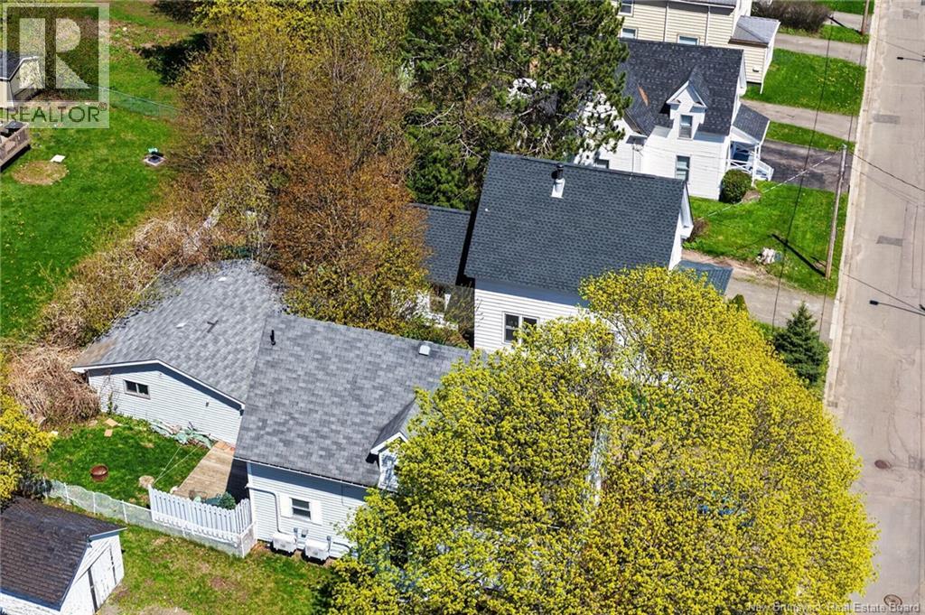 9 Mansfield Property Photo 7