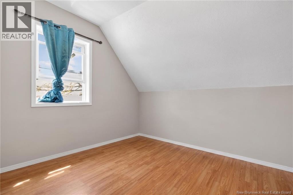 9 Mansfield Property Photo 13