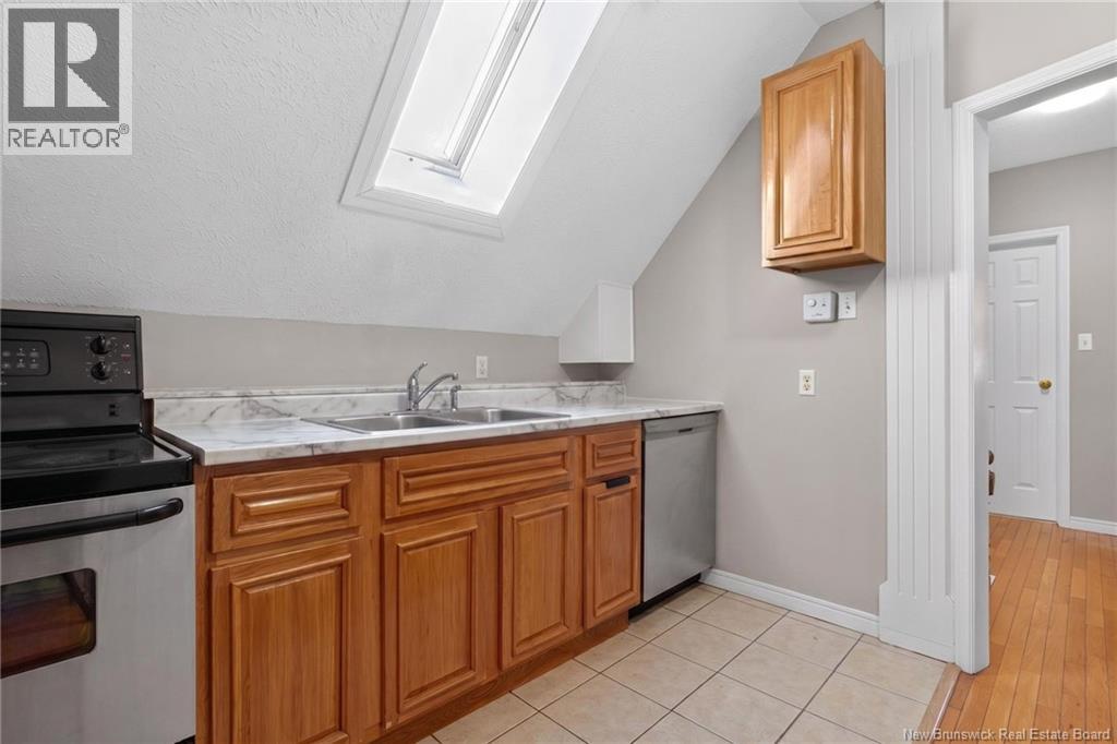 9 Mansfield Property Photo 18
