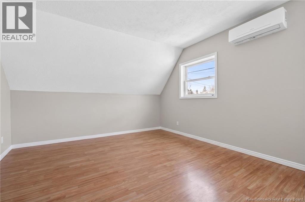 9 Mansfield Property Photo 20