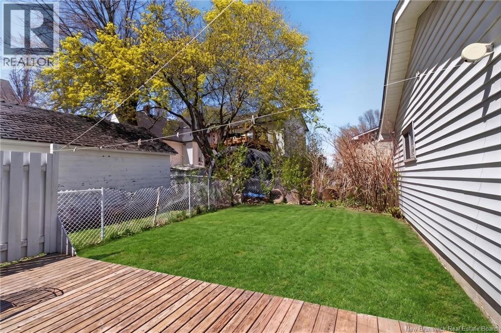 9 Mansfield Property Photo 24