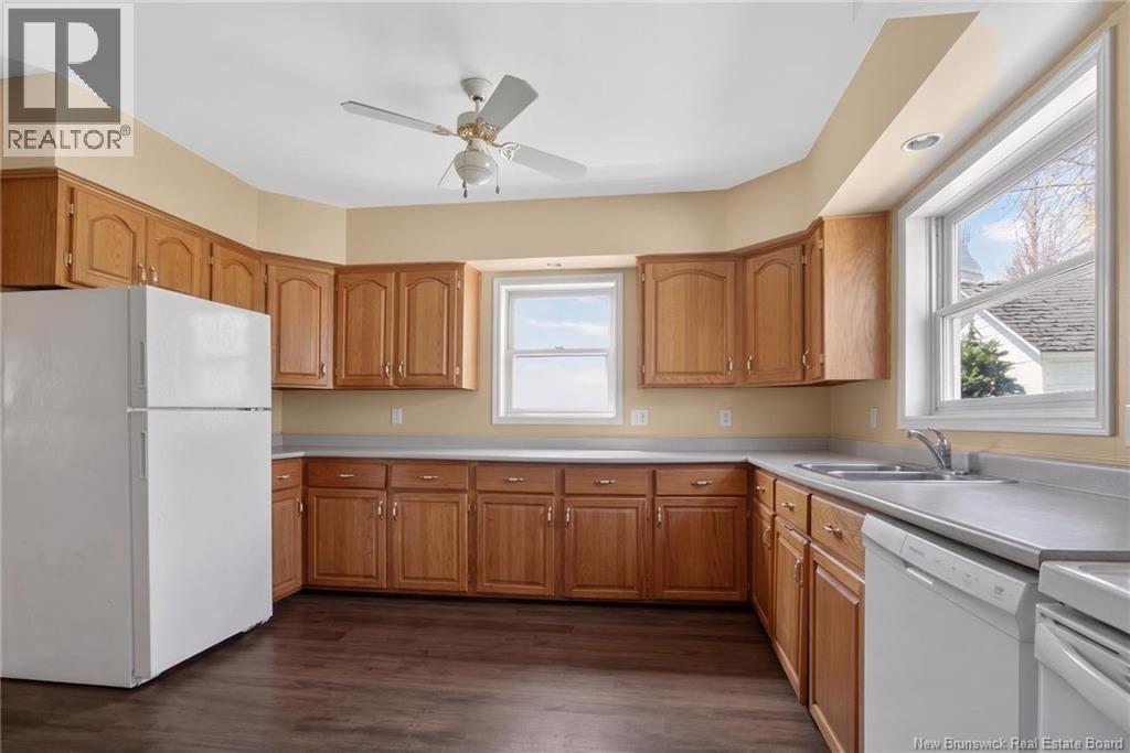 9 Mansfield Property Photo 25