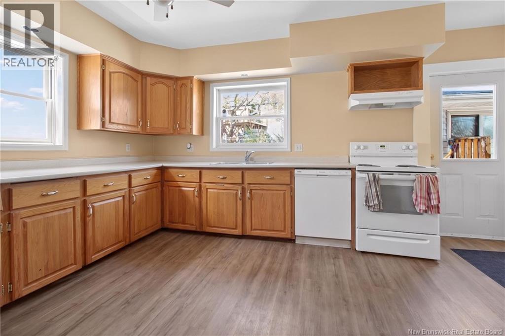9 Mansfield Property Photo 26