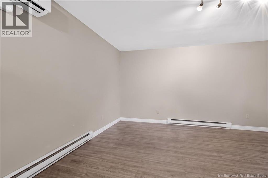 9 Mansfield Property Photo 43