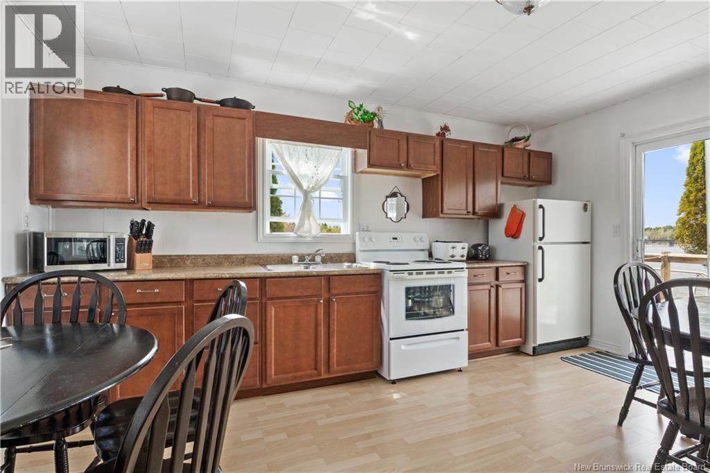 49 Robert Lane Property Photo 15