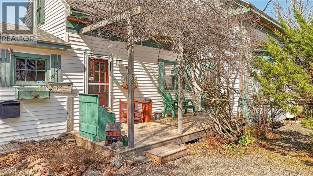 5 Pinewood Street Property Photo 2
