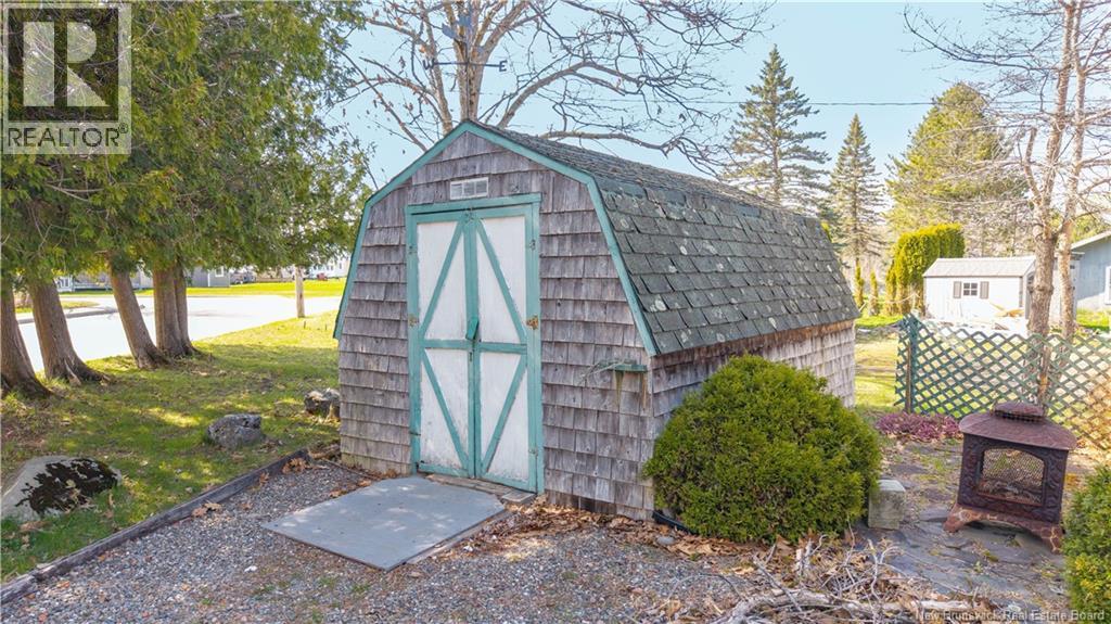 5 Pinewood Street Property Photo 9