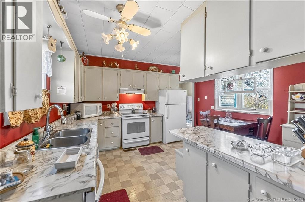 5 Pinewood Street Property Photo 16