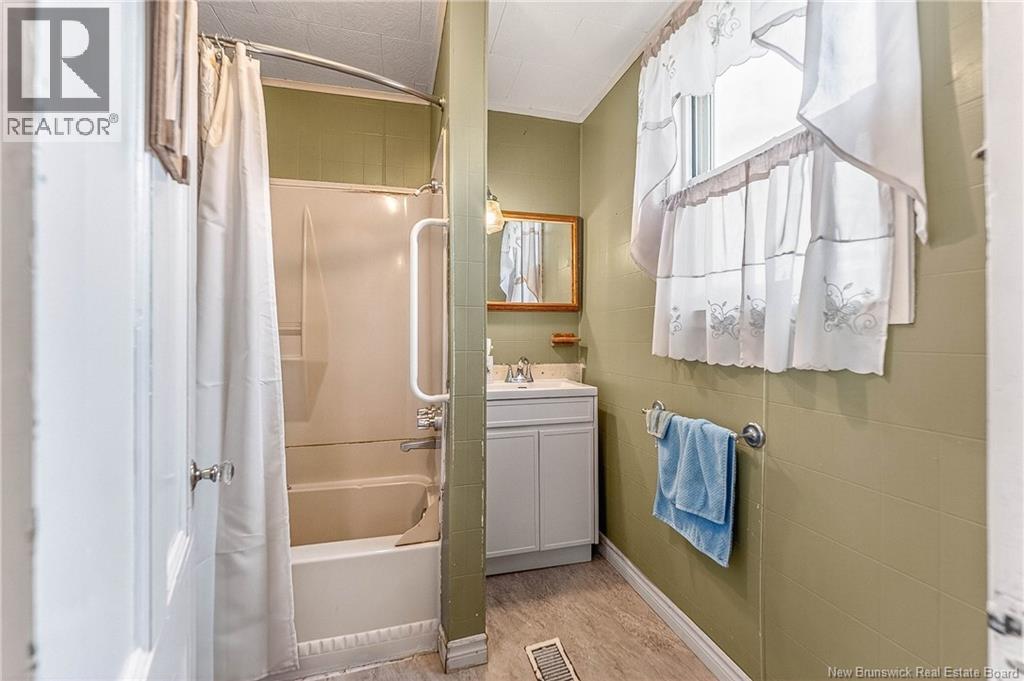 5 Pinewood Street Property Photo 17