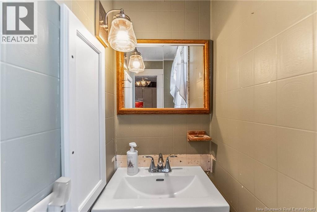 5 Pinewood Street Property Photo 18