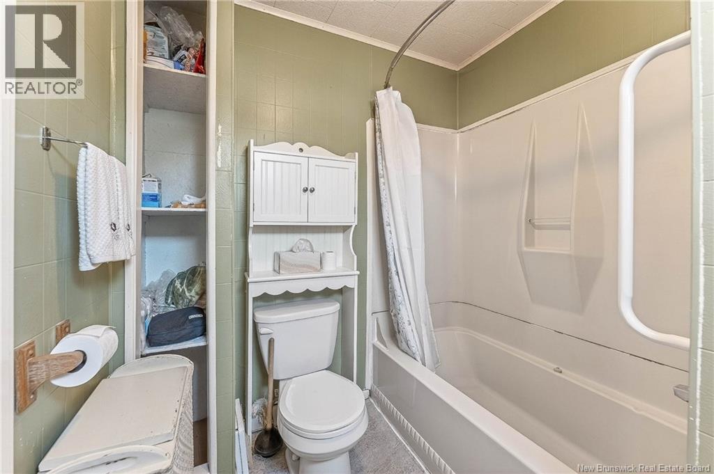 5 Pinewood Street Property Photo 19