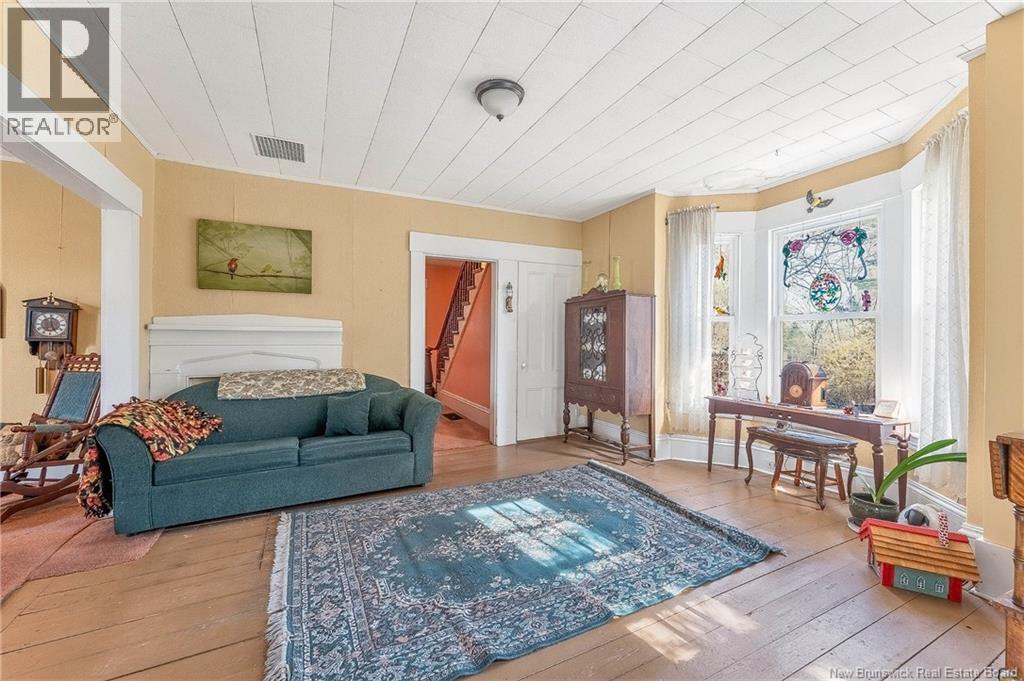 5 Pinewood Street Property Photo 20
