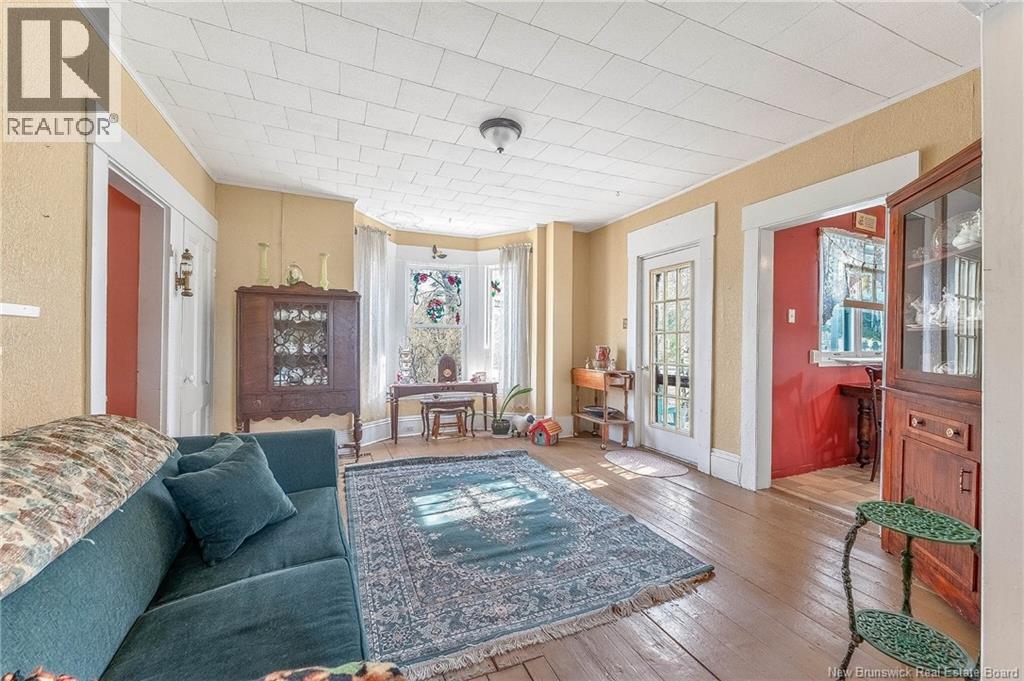 5 Pinewood Street Property Photo 21