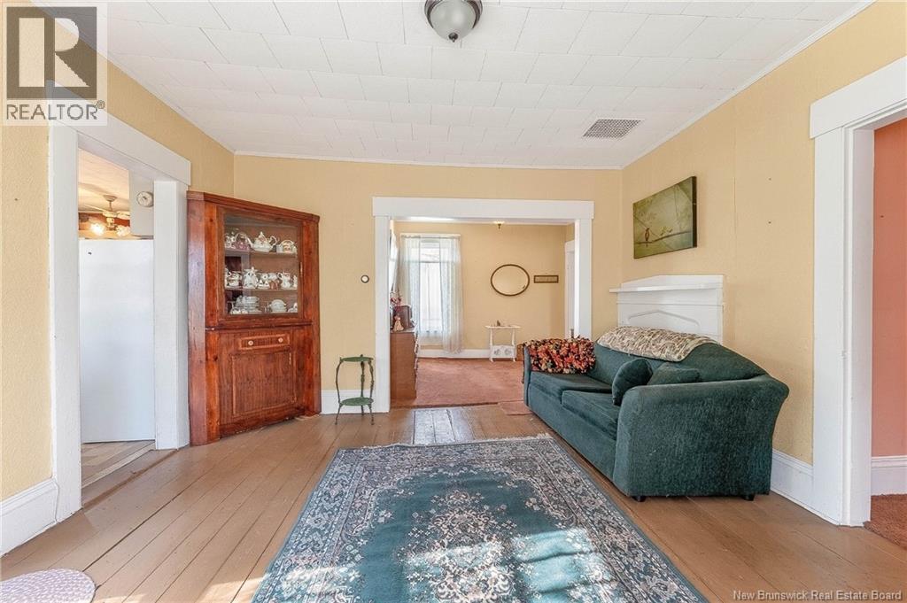 5 Pinewood Street Property Photo 24