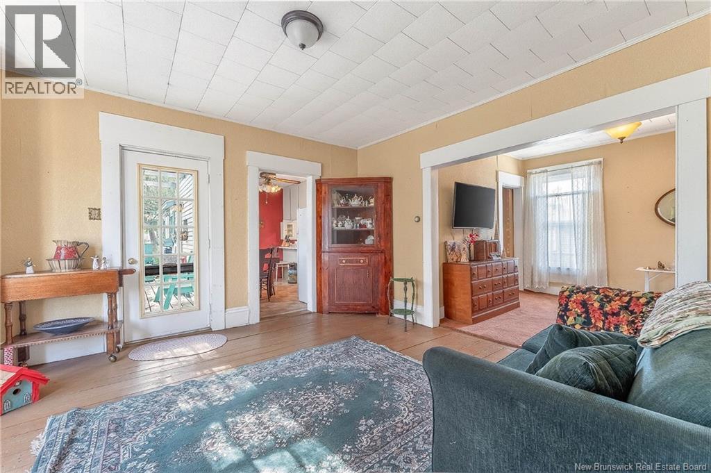 5 Pinewood Street Property Photo 27