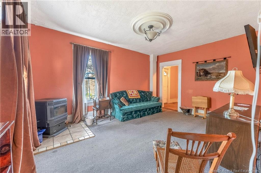 5 Pinewood Street Property Photo 29