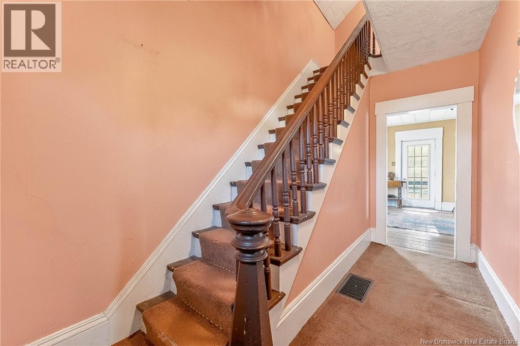 5 Pinewood Street Property Photo 30