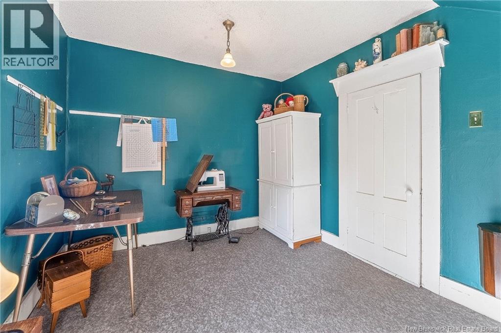 5 Pinewood Street Property Photo 34