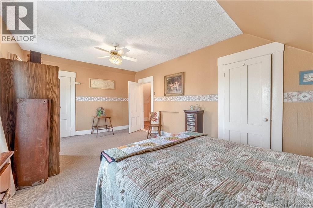5 Pinewood Street Property Photo 39