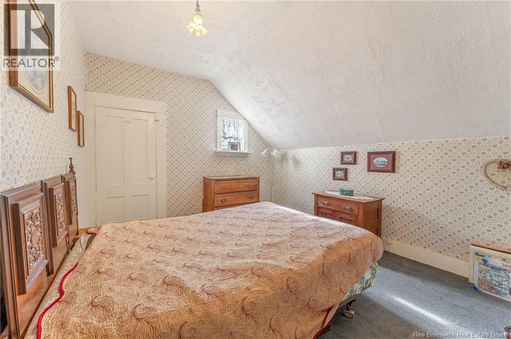 5 Pinewood Street Property Photo 40