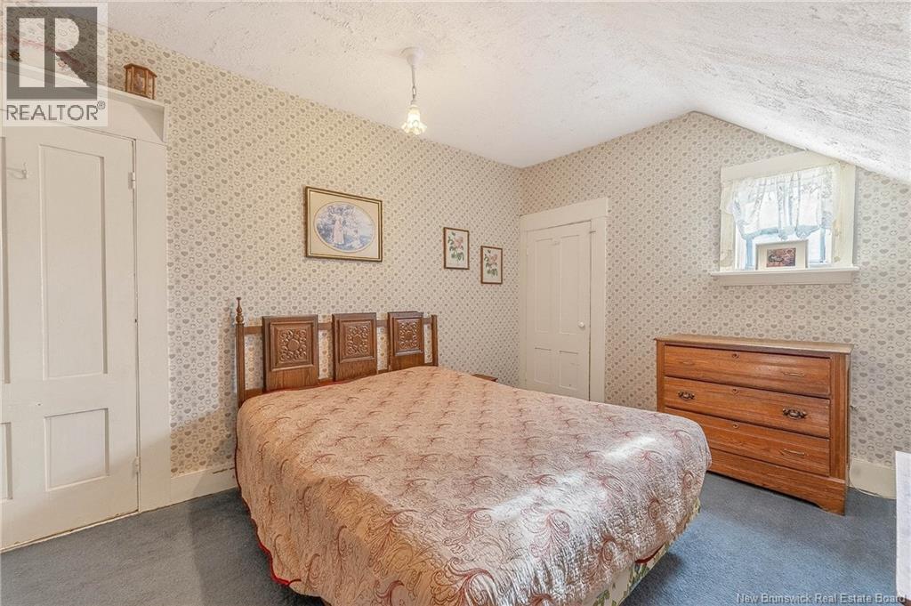 5 Pinewood Street Property Photo 41