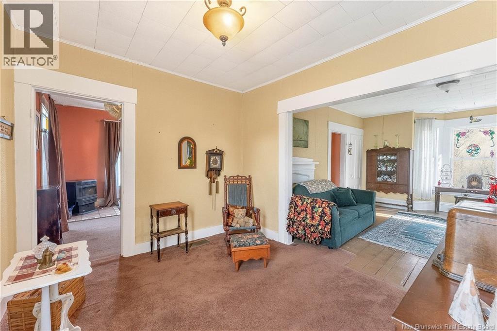 5 Pinewood Street Property Photo 45