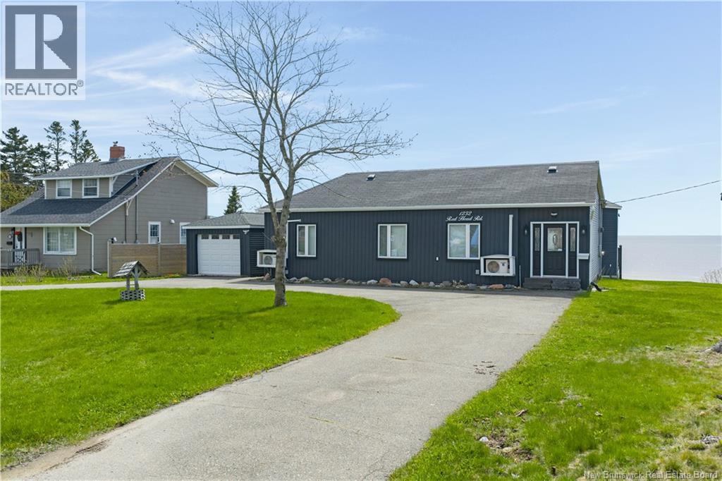 1232 Red Head Property Photo 3