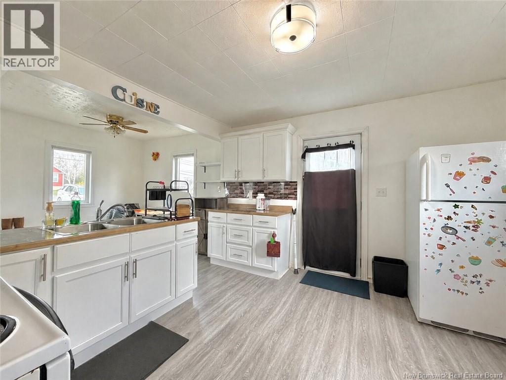 1585 Robertville Property Photo 7