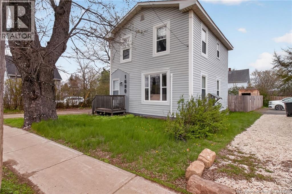1690 Main Street Property Photo 2