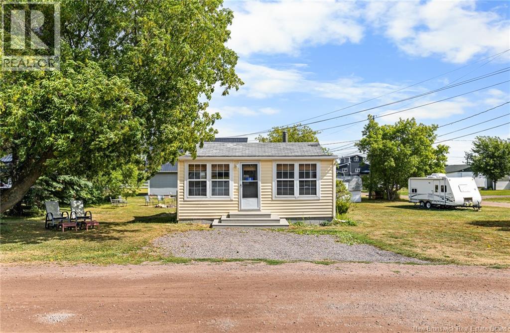 18 Pelican Avenue Property Photo 1