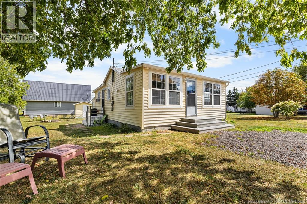 18 Pelican Avenue Property Photo 2