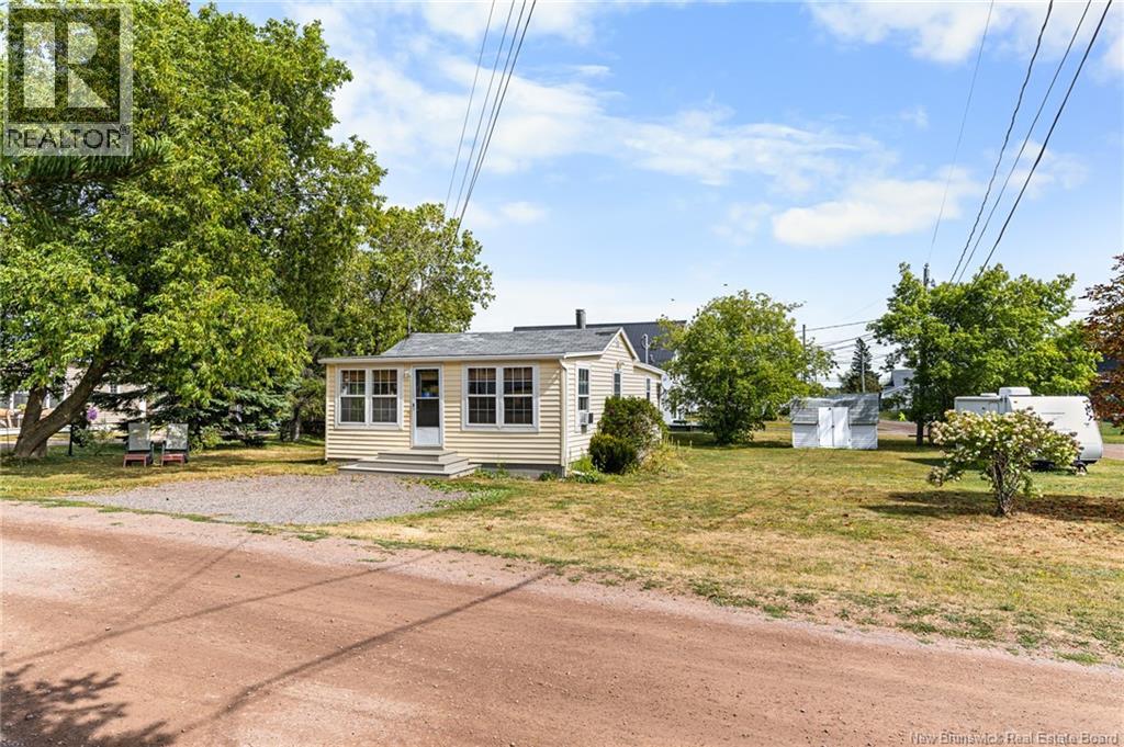 18 Pelican Avenue Property Photo 3