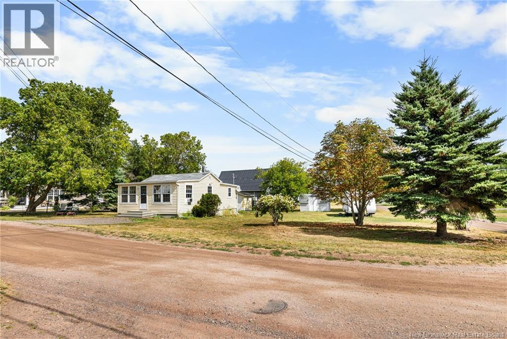 18 Pelican Avenue Property Photo 4