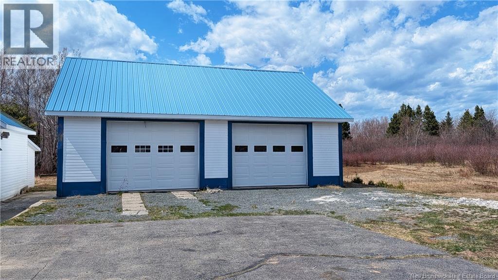208 Bd Des Acadiens Property Photo 11