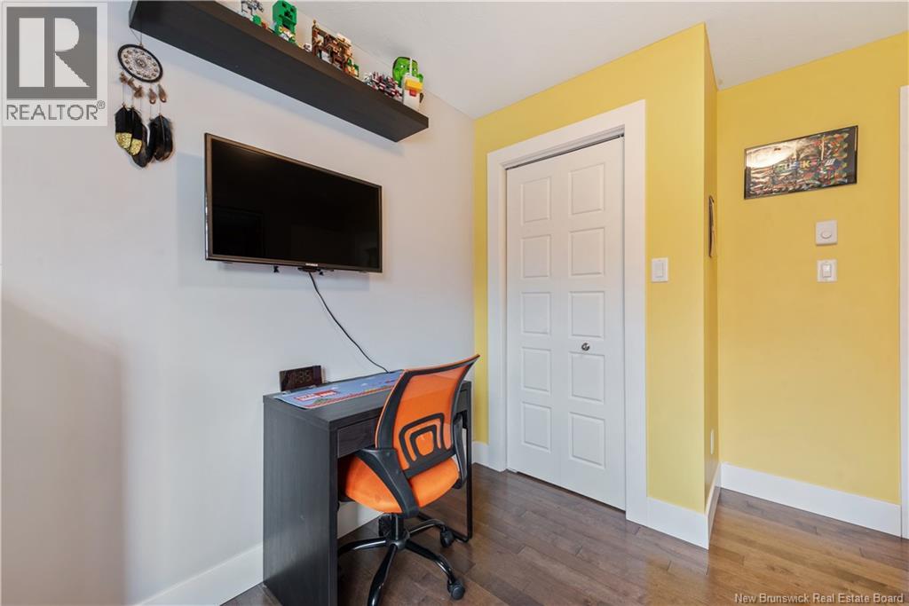 10 Guy Property Photo 16