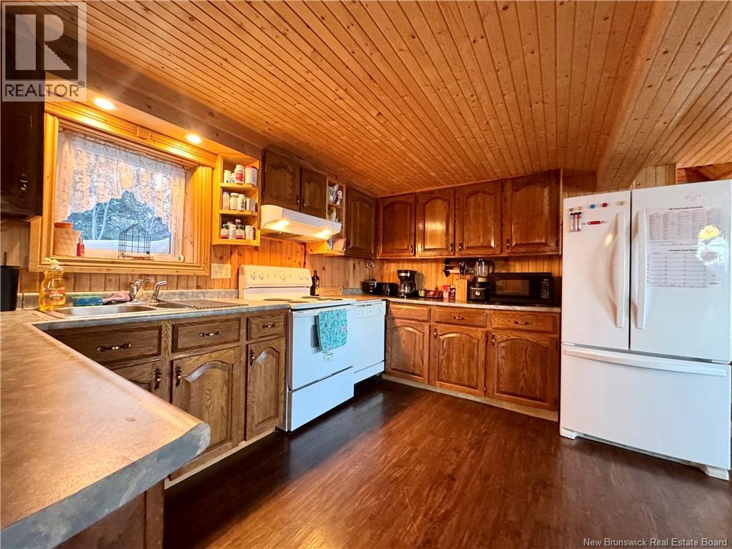 5502 Centrale Street Property Photo 13
