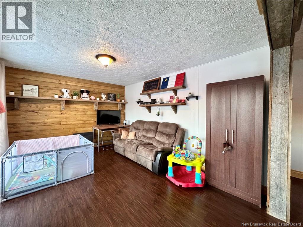 5502 Centrale Street Property Photo 17