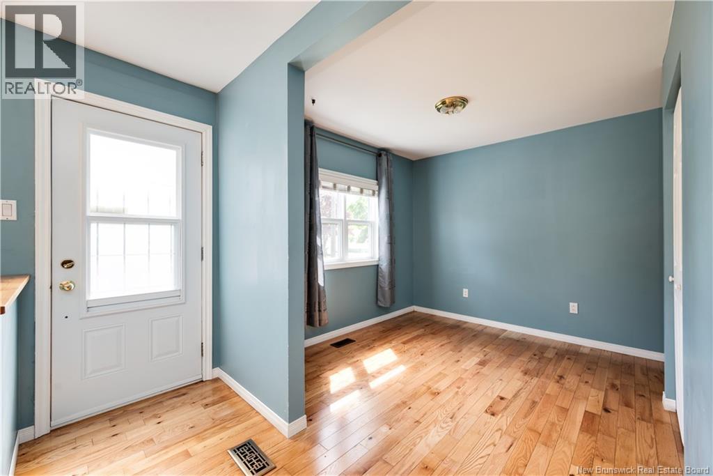 295 Buckingham Avenue Property Photo 8