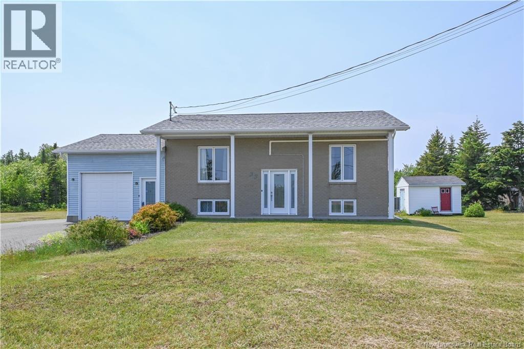 33 De La Baie Street Property Photo 2