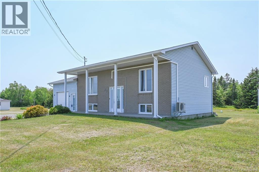 33 De La Baie Street Property Photo 3