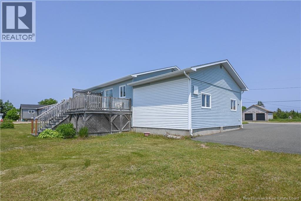 33 De La Baie Street Property Photo 8